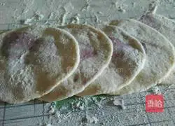 Illustration of how to make rose steamed buns 7