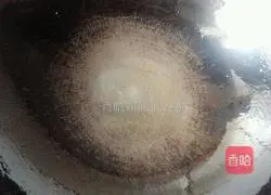  Illustration of how to cook sausage and rice 3