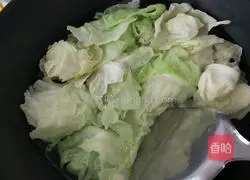 Illustration of how to make pork, cabbage and vermicelli buns 6