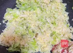 Illustration of how to make cabbage and egg fried rice 9