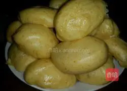 Illustration of how to make pumpkin steamed buns 10