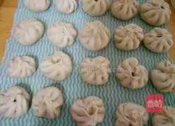 Illustration of how to make fresh meat buns 18