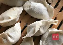 Illustration of how to make mutton and radish dumplings 4