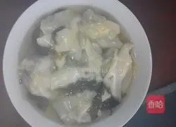 Illustration of how to make cabbage, shrimp, mushroom wontons 6