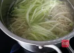 Illustration of how to mix noodles 3