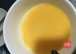 Illustration of how to make fried rice with lean meat and eggs 3