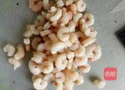 Illustration of how to make fungus, egg and shrimp dumplings 2