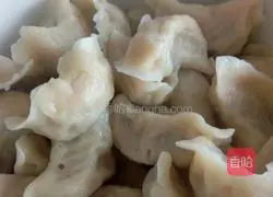 Illustration of how to make vegetarian dumplings 9