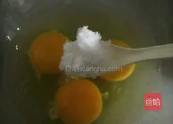 Illustration of how to make fried egg steamed buns 2