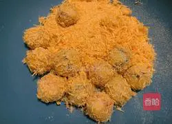 Illustration of how to make fried glutinous rice balls 4