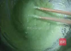 Illustration of how to make spinach juice pancakes 5