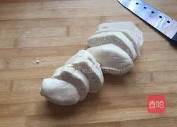 Illustration of how to make dried egg steamed buns 1