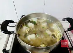 Illustration of homemade shrimp wontons 14