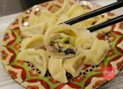 Illustration of how to make cowpea and pork dumplings 9