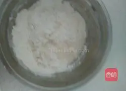 Illustration of how to make pancake crust with hands 2