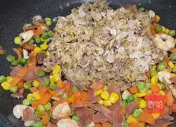 Illustration of how to make seasonal vegetable and grain fried rice 5