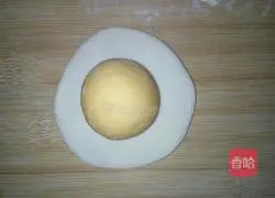 Carrot Illustration of how to make flowering steamed buns 8