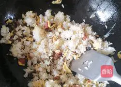 Illustration of how to make sausage fried rice 4