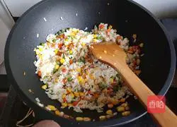 Illustration of how to make seasonal vegetable fried rice 6