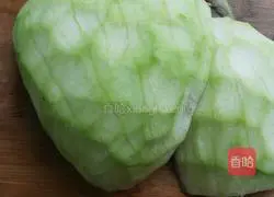 Illustration of how to make watermelon rind and pork wontons 1