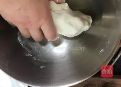 Illustration of how to make glutinous rice balls stuffed with peanuts and walnuts 10