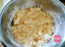 Illustration of making caterpillar ham steamed buns 4