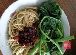 Illustration of how to make water spinach noodles 5