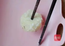 Illustration of how to make sweet potato, glutinous rice and bean paste pancakes 2