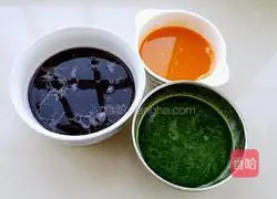 Illustration of how to make rainbow wontons 1