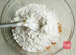 Illustration of how to make fried pumpkin pancakes 2