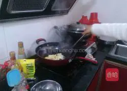 Fried rice with mushrooms and eggs Illustration of how to do it 3