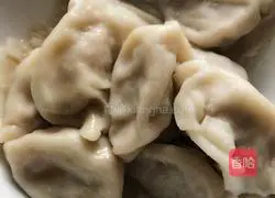 Illustration of how to make mutton and radish dumplings 6