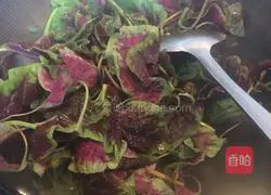 Illustration of how to make amaranth garden fried rice 6