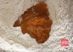  Illustration of how to make pineapple steamed buns in late autumn 4