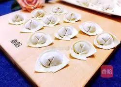 Illustration of how to make wontons with abalone sauce 13