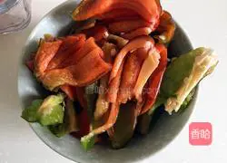 Illustration of how to make dumplings stuffed with pork and green pepper 4