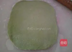Illustration of how to make spinach steamed buns 8