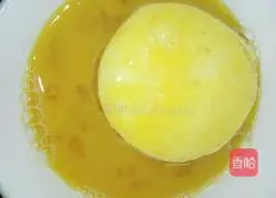Illustration of how to make egg steamed bun slices 4
