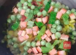 Illustration of how to make colorful egg fried rice 2