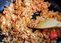 Illustration of how to make spicy cabbage fried rice 3