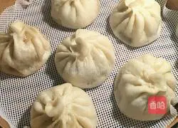 Illustration of how to make pork and green onion stuffed buns 14