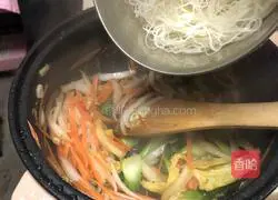 Illustration of how to make fried rice noodles 19