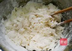 Illustration of how to make single-bread rolls with wild garlic 2