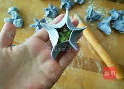 Illustration of making jasmine dumplings 7