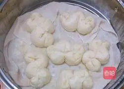 Illustration of how to make butterfly flower steamed buns 16