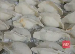 Illustration of how to make parsley and beef dumplings 9