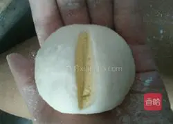 Illustration of how to make flowering steamed buns 9
