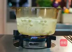 Illustration of how to make Hakka salted glutinous rice balls 3