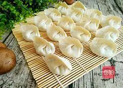 Illustration of how to make mushroom and chicken dumplings 12