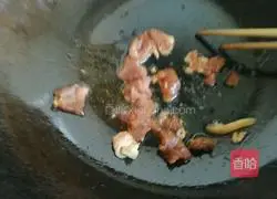 Fried noodles with lentils and shrimps Practice illustration 5